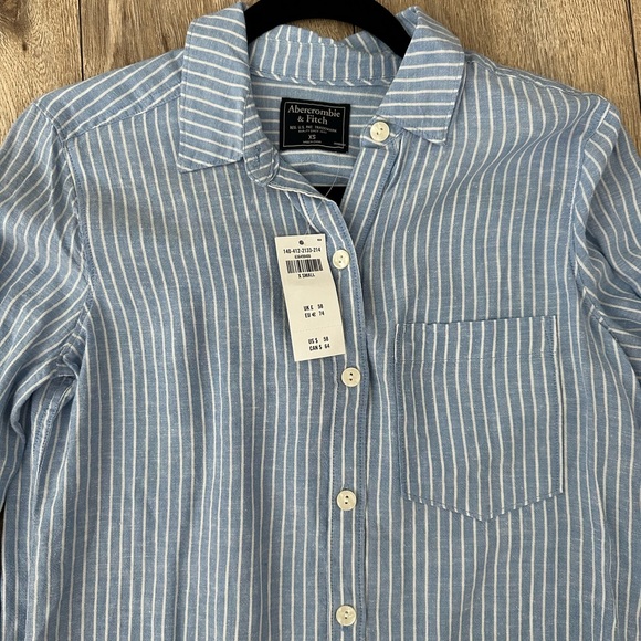 Abercrombie & Fitch Button-Down Blouse - Picture 2 of 6